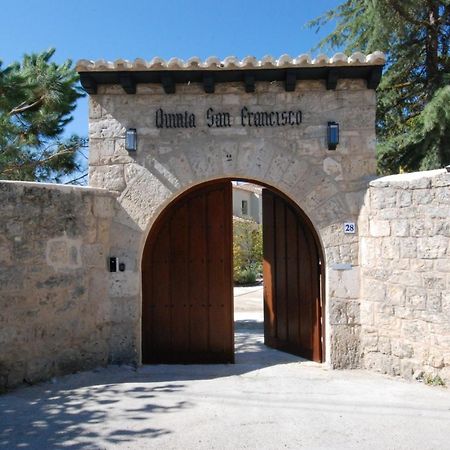 فندق كاستروجايرزفي  Quinta San Francisco المظهر الخارجي الصورة